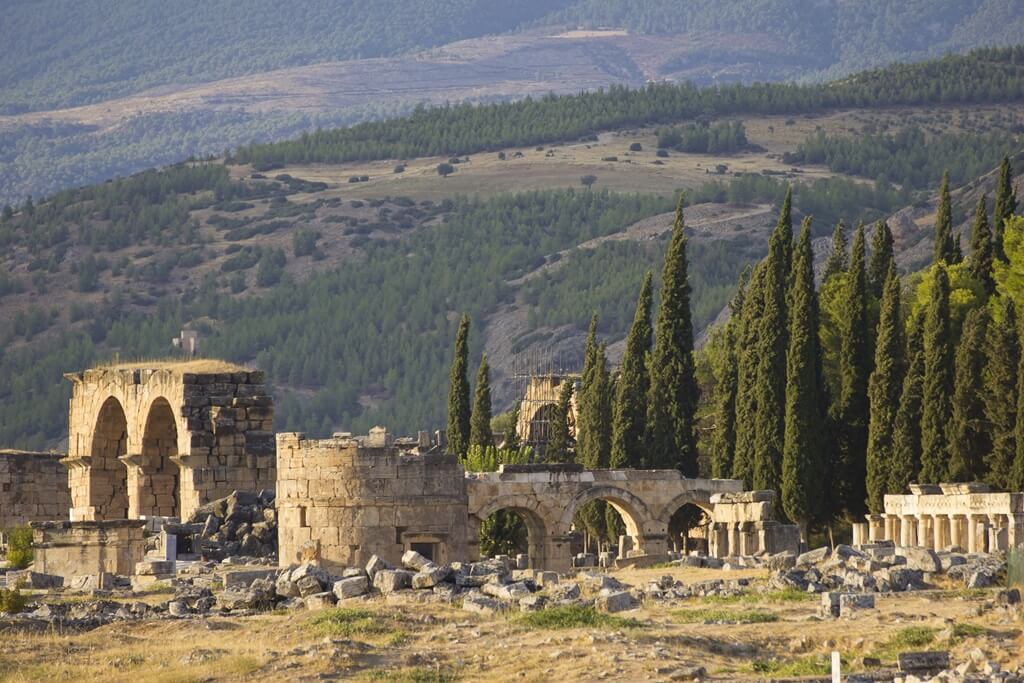 Pamukkale Hierapolis (10) (1).jpg